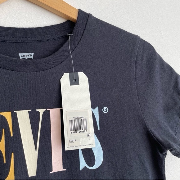 Levis 90s Serif Logo Perfect Graphic Tee Shirt in Caviar Black NWT - Picture 4 of 10